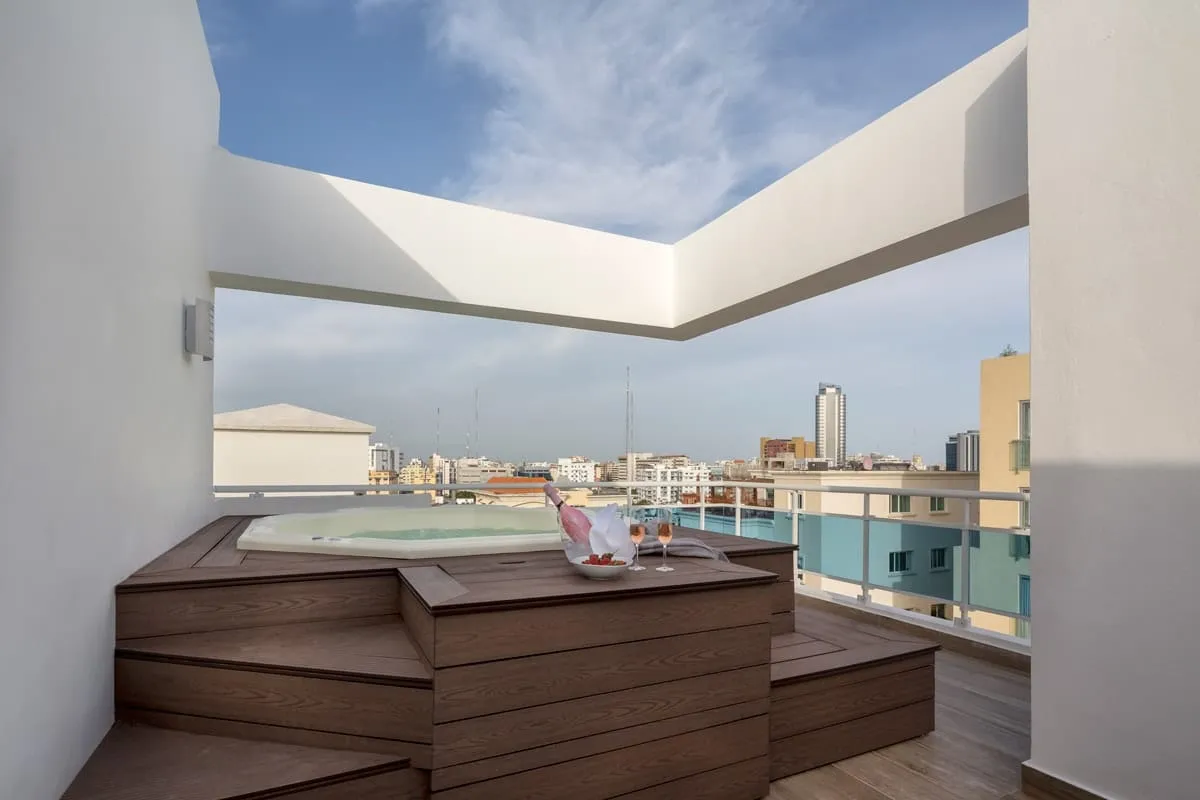 Apartamento VIP Luxury Rooftop Penthouse & Jacuzzi – 4